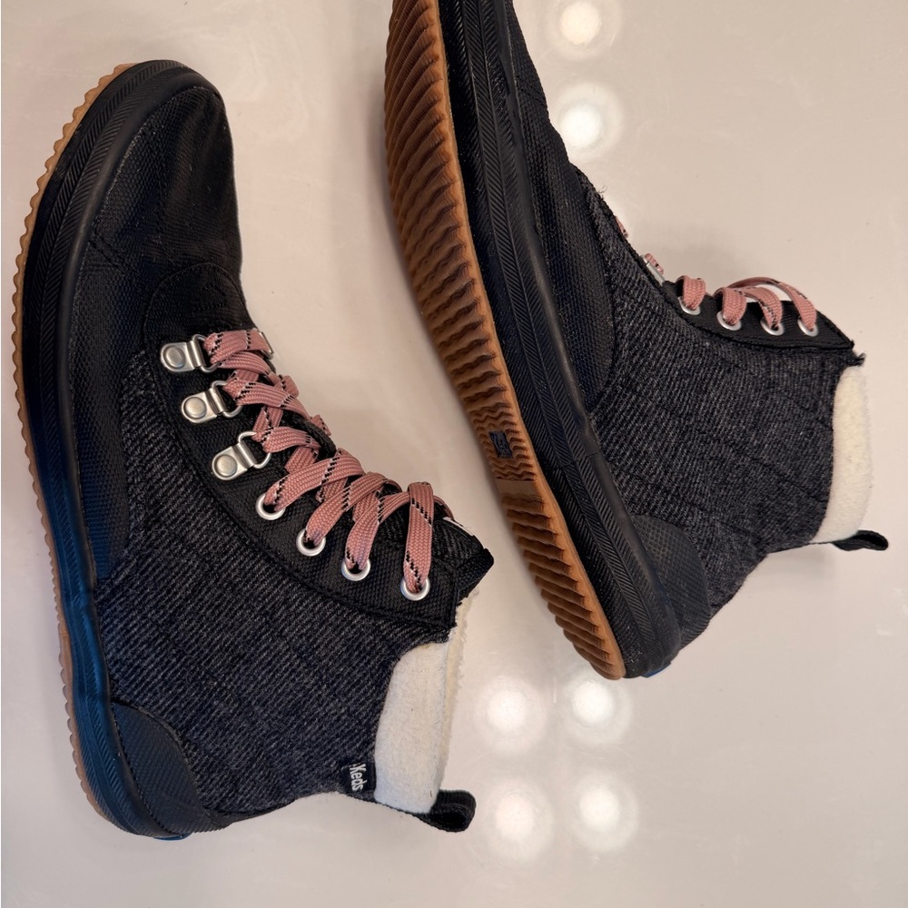 Keds Fleece Lined High Top Sneakers Size 8 Winter Hiking Style Black Pink - Picture 2 of 5